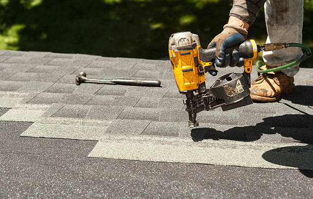 Best Roof Gutter Cleaning  in Weatogue, CT
